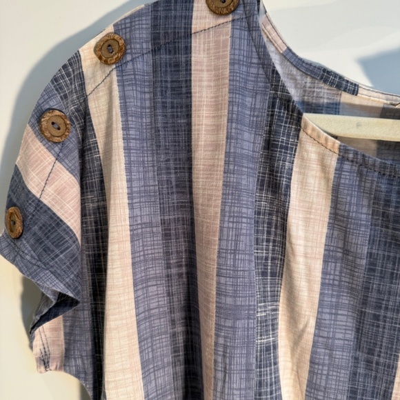 TRU Self blouse stripe,Size medium,  casual blouse - Picture 3 of 4